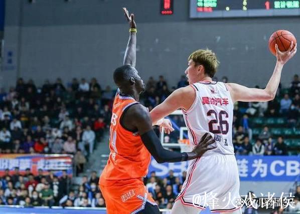 辽宁本钢将于明晚19:35客场对阵北京首钢,进行CBA常规赛第三轮比赛。 辽宁本钢将于明晚19:35客场对阵北京首钢,进行CBA常规赛第三轮比赛。